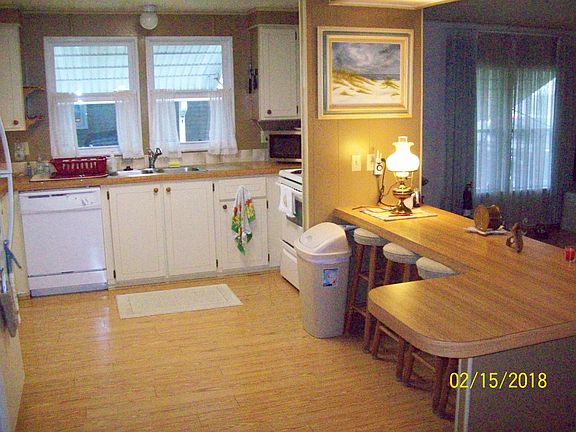 5th image of 101 Bearwoods Ave