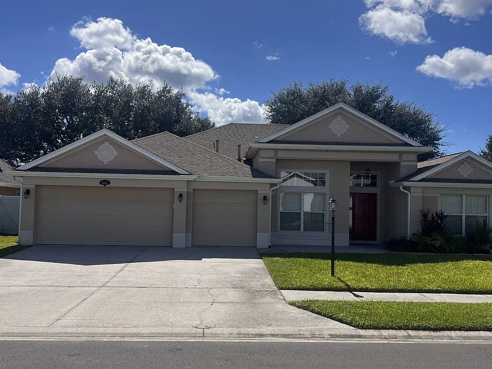 4858 Chastain Dr