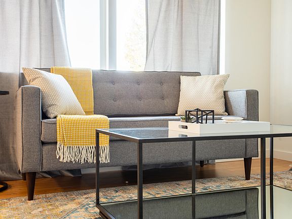 2nd image of 193 Redwood Ave #2