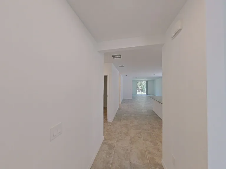 2404 White Tail St — Photo 3