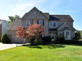 454 Steep Rock Dr, Northfield, OH