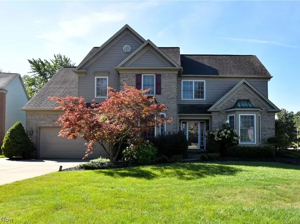 454 Steep Rock Dr, Northfield, OH 44067