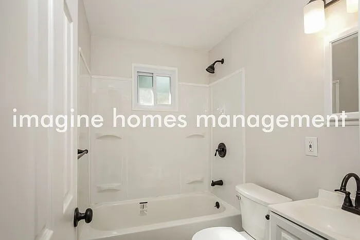 230 Noel Dr — Photo 12