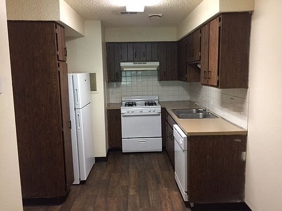 3rd image of 8024 Troost Ave APT 214