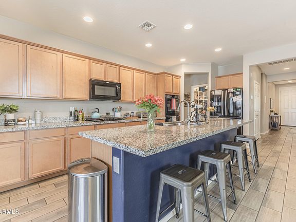 4th image of 2104 W BENNETT Way