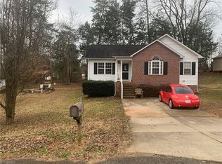 2508 Megan Dr, Ramseur, NC 27316