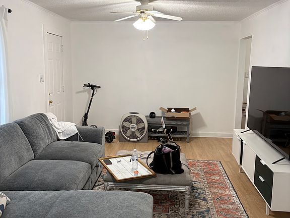 3rd image of 340 Clay St