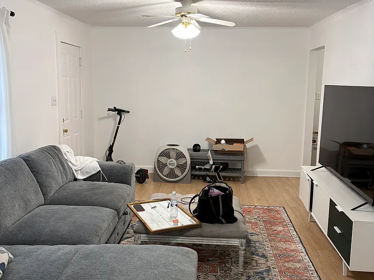 340 Clay St — Photo 3