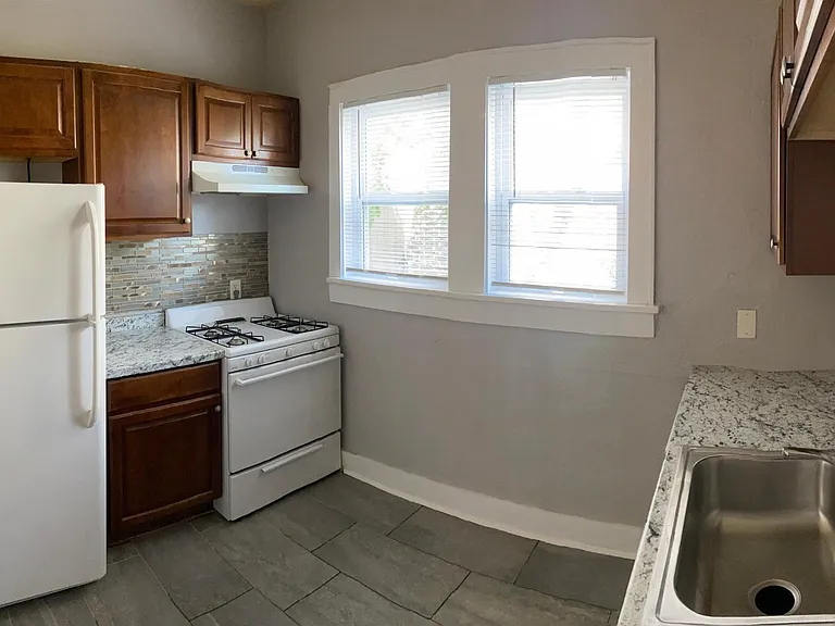 127 NW 31st St #1 — Photo 2