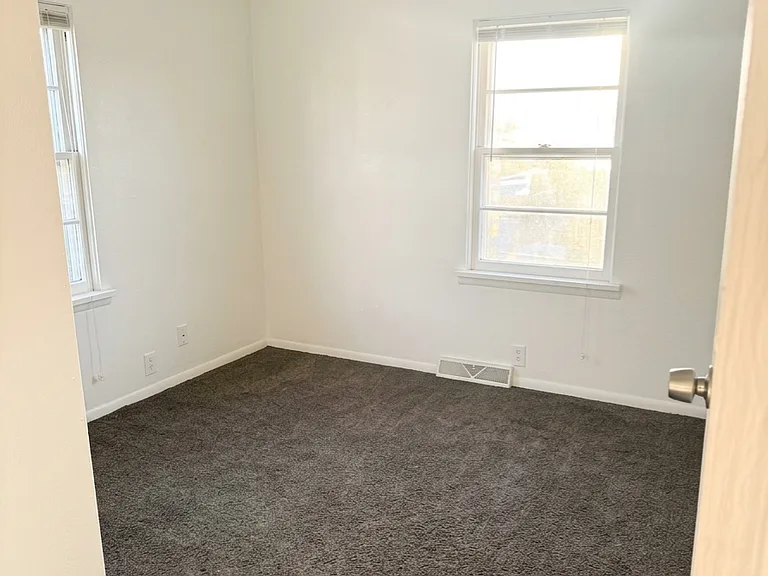 313 Green St — Photo 5