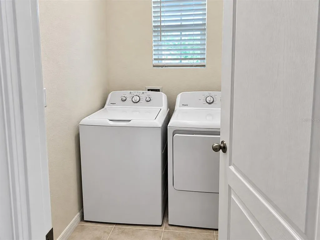 3 bed, 2.0 bath, 1620 sqft, $2,300 — Photo 4