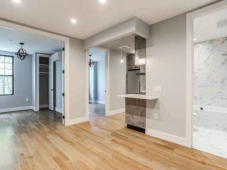 970 Gates Ave #2B — Photo 7