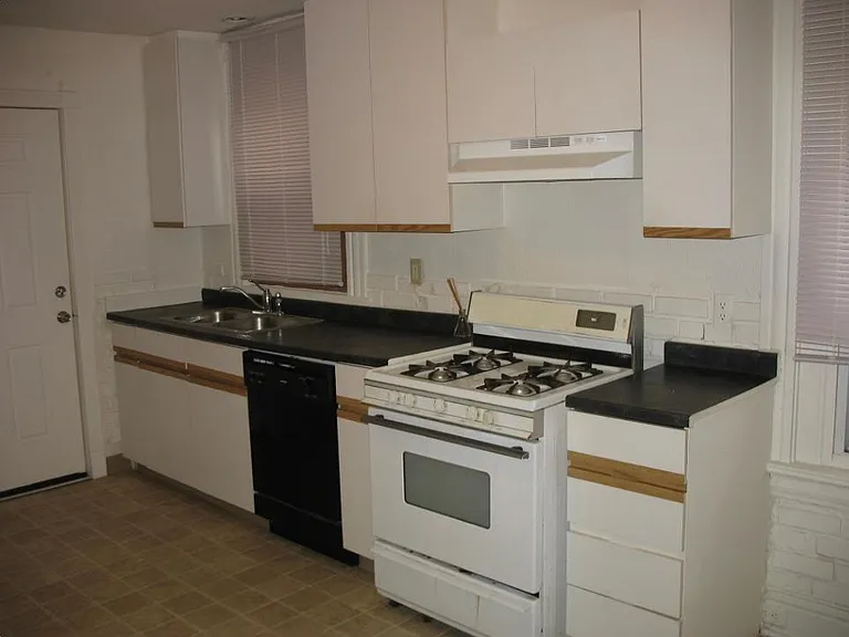 1604 Potter Pl — Photo 4