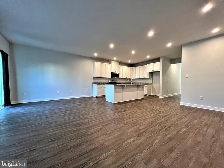 511 Swansea Dr — Photo 8
