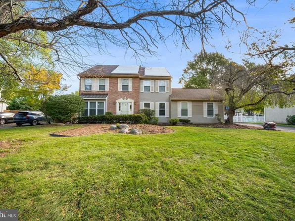 532 Heritage Oak Dr, Yardley, PA 19067
