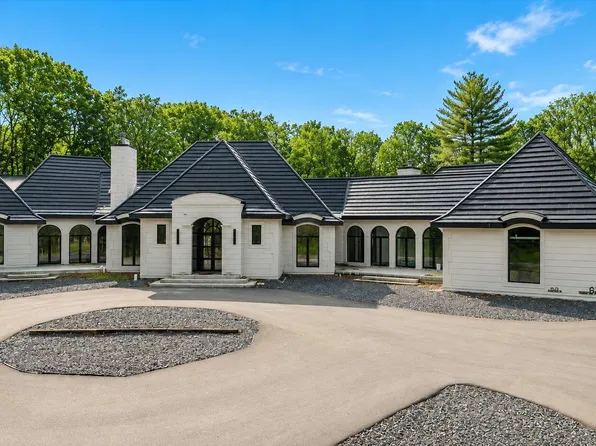 625 Fairbrook St, Northville, MI 48167