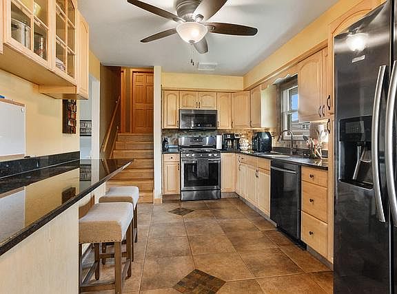 5th image of 17366 Overhill Ave