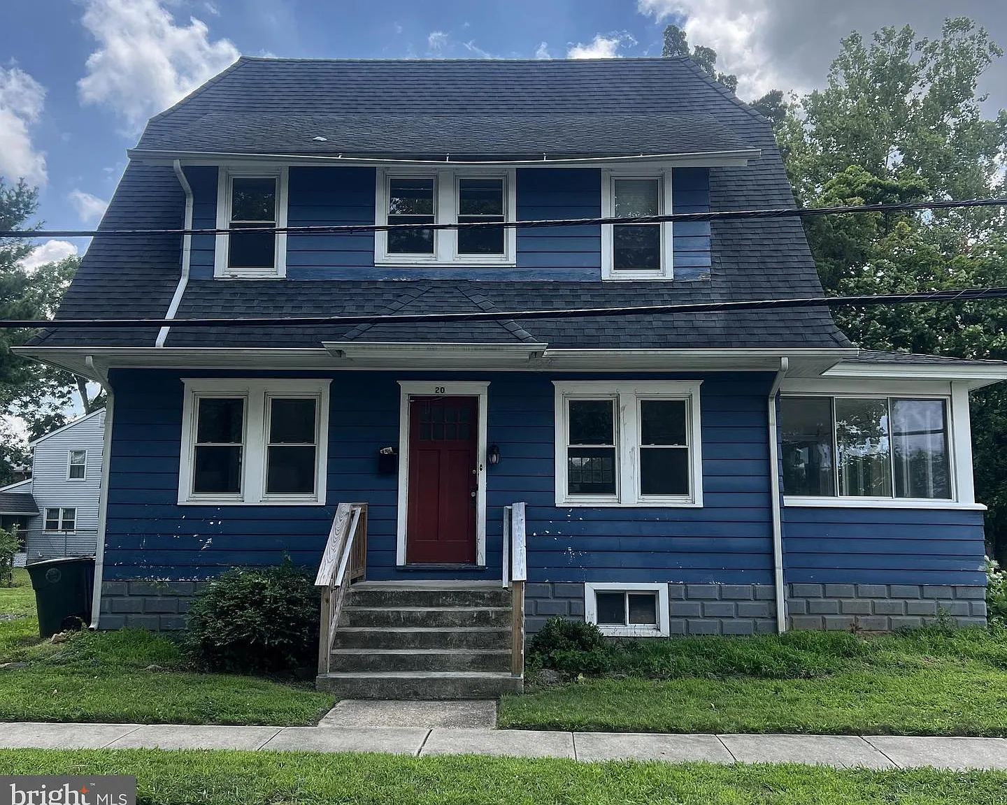3 bed, 1.5 bath, 1381 sqft, $2,300 — Photo 1