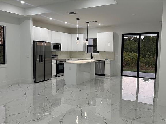 4th image of 3005 58th ST W