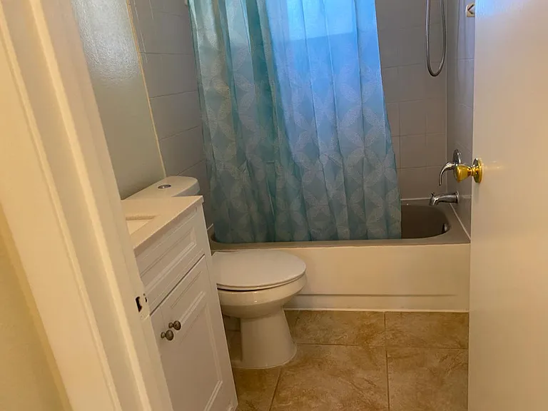 10320 Usher St — Photo 16