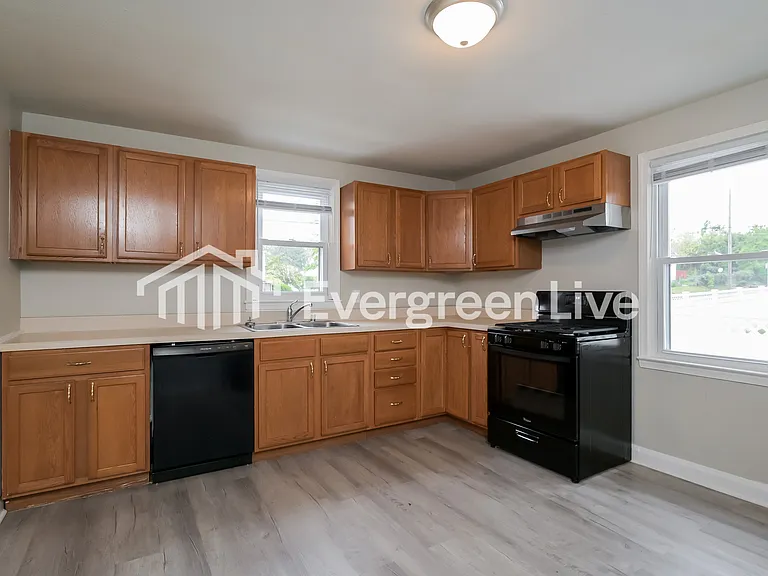 3300 Orlando Ave — Photo 6