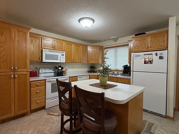 4th image of 311 Wildwood Cir