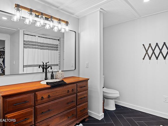 42nd image of this home