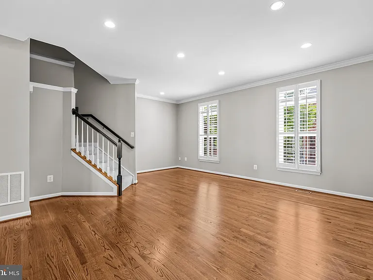 5011 Waple Ln — Photo 31