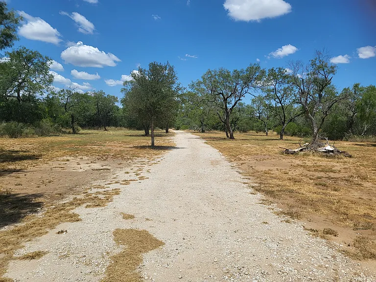 4669 FM 2146 — Photo 11