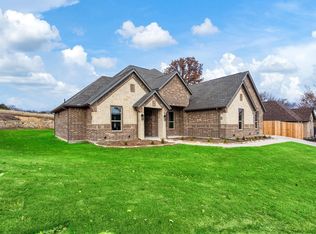 226 Golfers Way, Azle, TX 76020