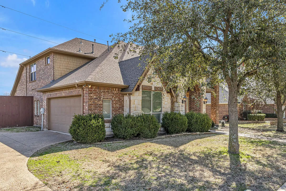 Building Photo - 224 Crown Colony Dr