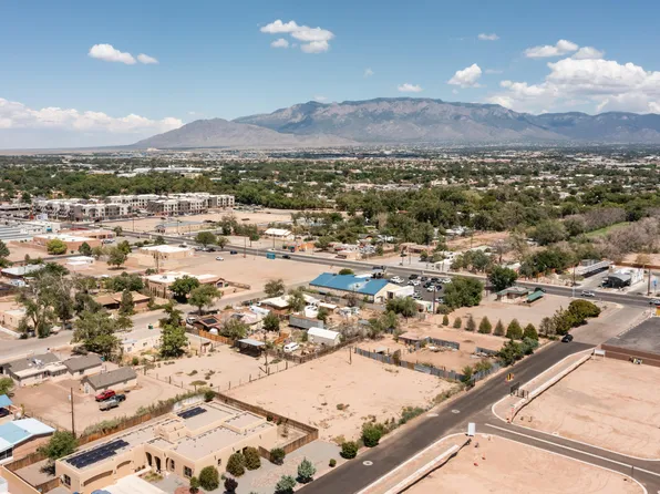 411 Camino Espanol NW, Albuquerque, NM 87107