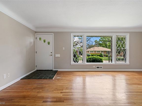 4th image of 6444 Alexandria Dr