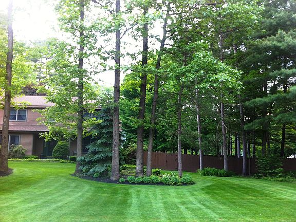 2nd image of 51 Brackett Ln