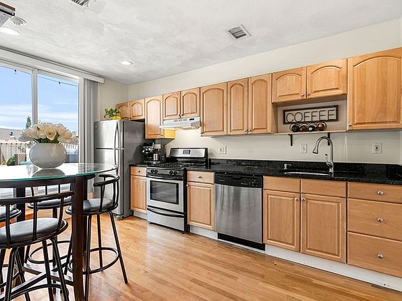 4th image of 16 Trenton St #3