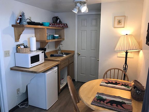 4th image of 908 Pine Knot Ave #16