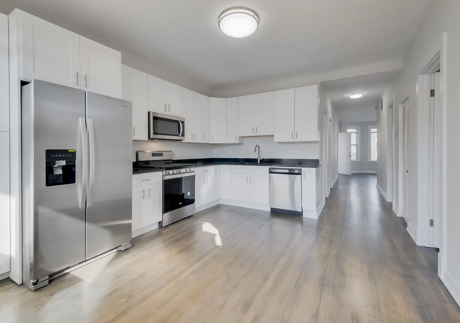3 bed, $2,645 — Photo 2