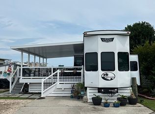 3665 Sandpiper Rd #22, Virginia Beach, VA 23456