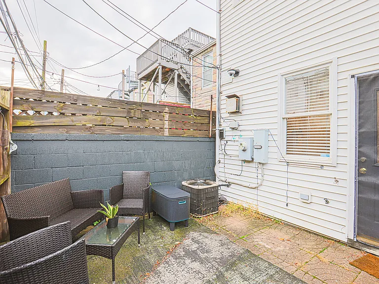 9 N Linwood Ave — Photo 21