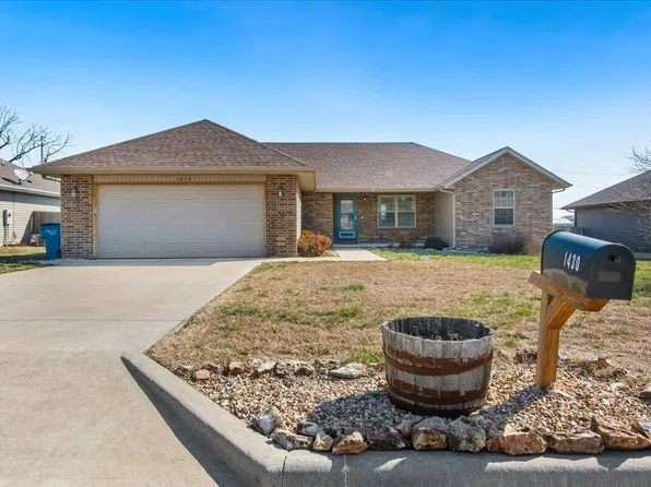 1430 S Tomahawk Avenue, Republic, MO 65738