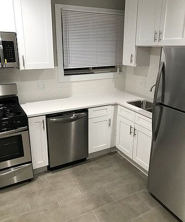 2nd image of 5000 W Drummond Pl