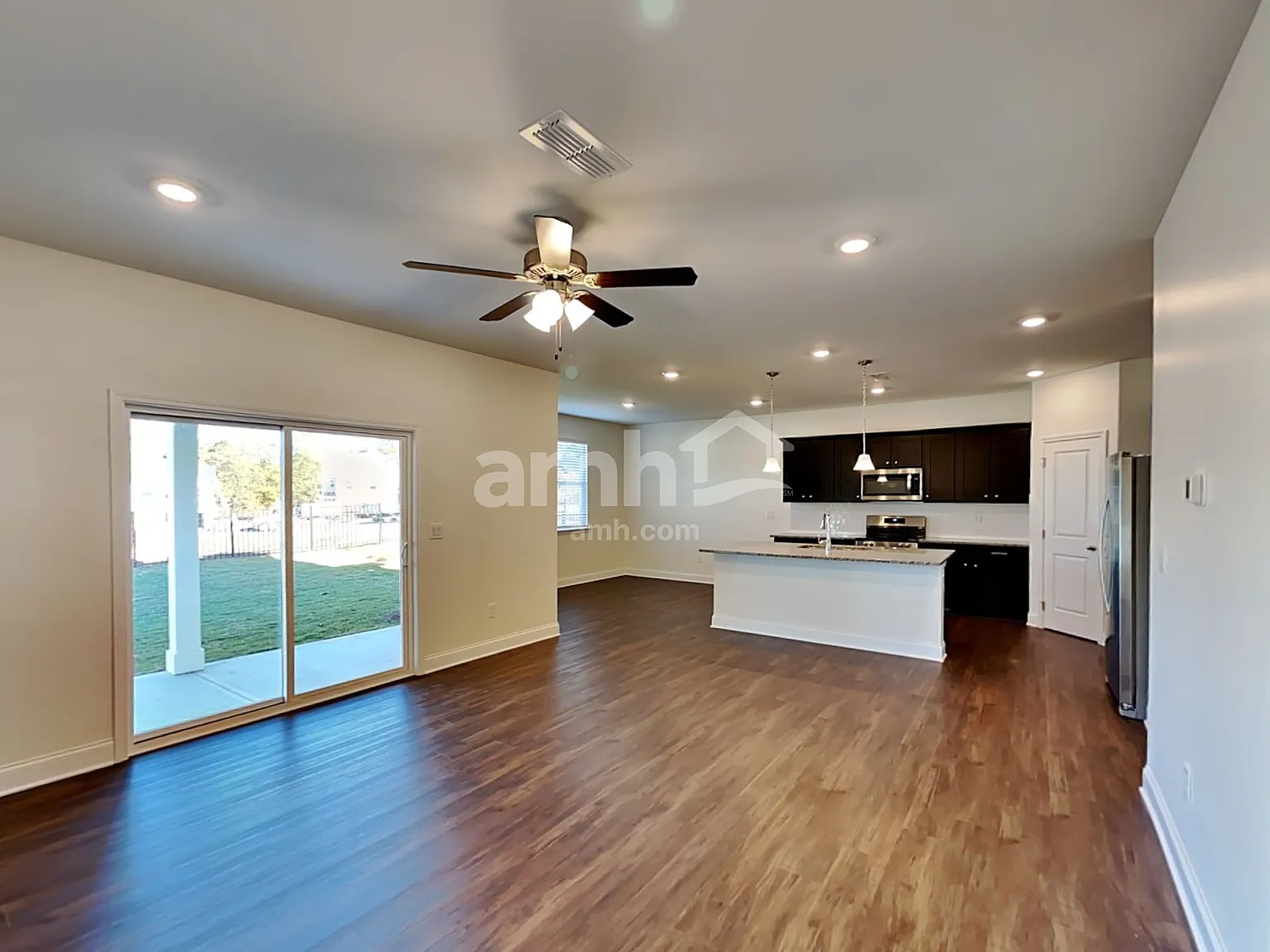 5 bed, 3.0 bath, 2377 sqft, $2,720 — Photo 4
