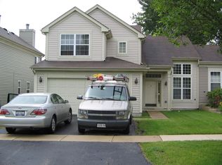 1221 Kensington Dr, Mundelein, IL