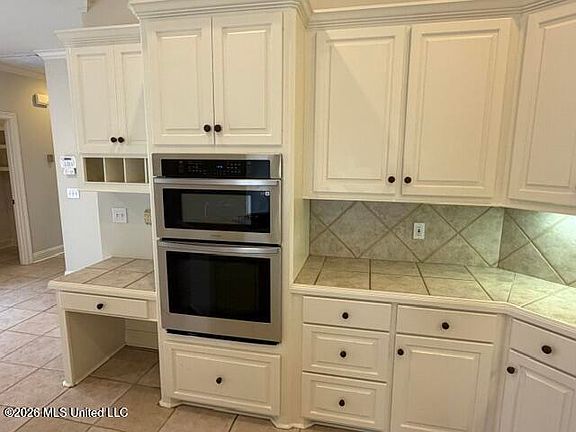 4th image of 635 Wendover Way