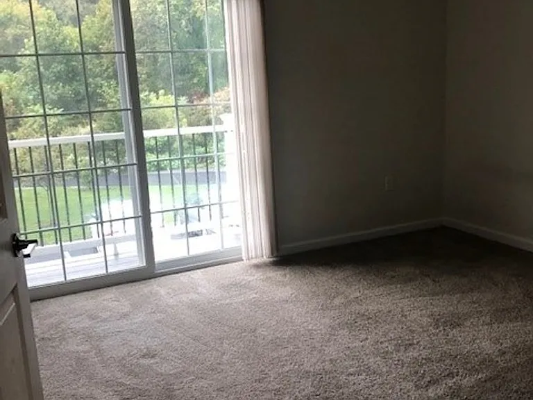 237 W Goepp St #202 — Photo 5