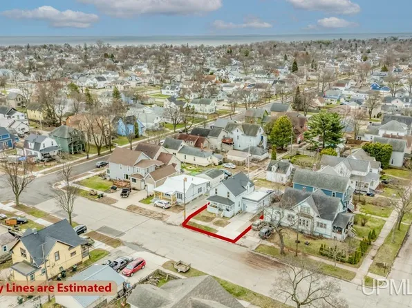 1617 2nd Ave S, Escanaba, MI 49829