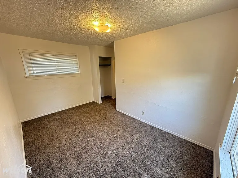 912 S 10th Ave — Photo 11
