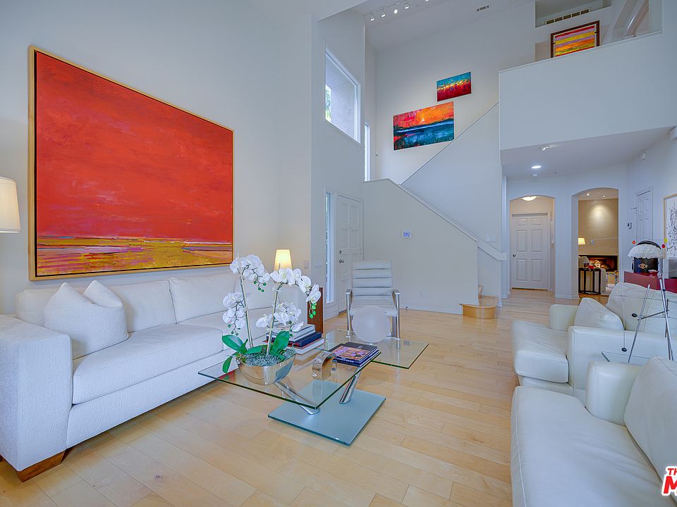 1st image of 708 Palisades Dr