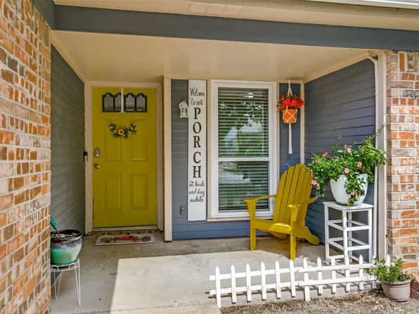 6520 Constitution Dr, Watauga, TX 76148