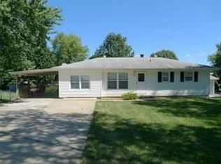 320 Eastwood Ln, Liberty, MO 64068